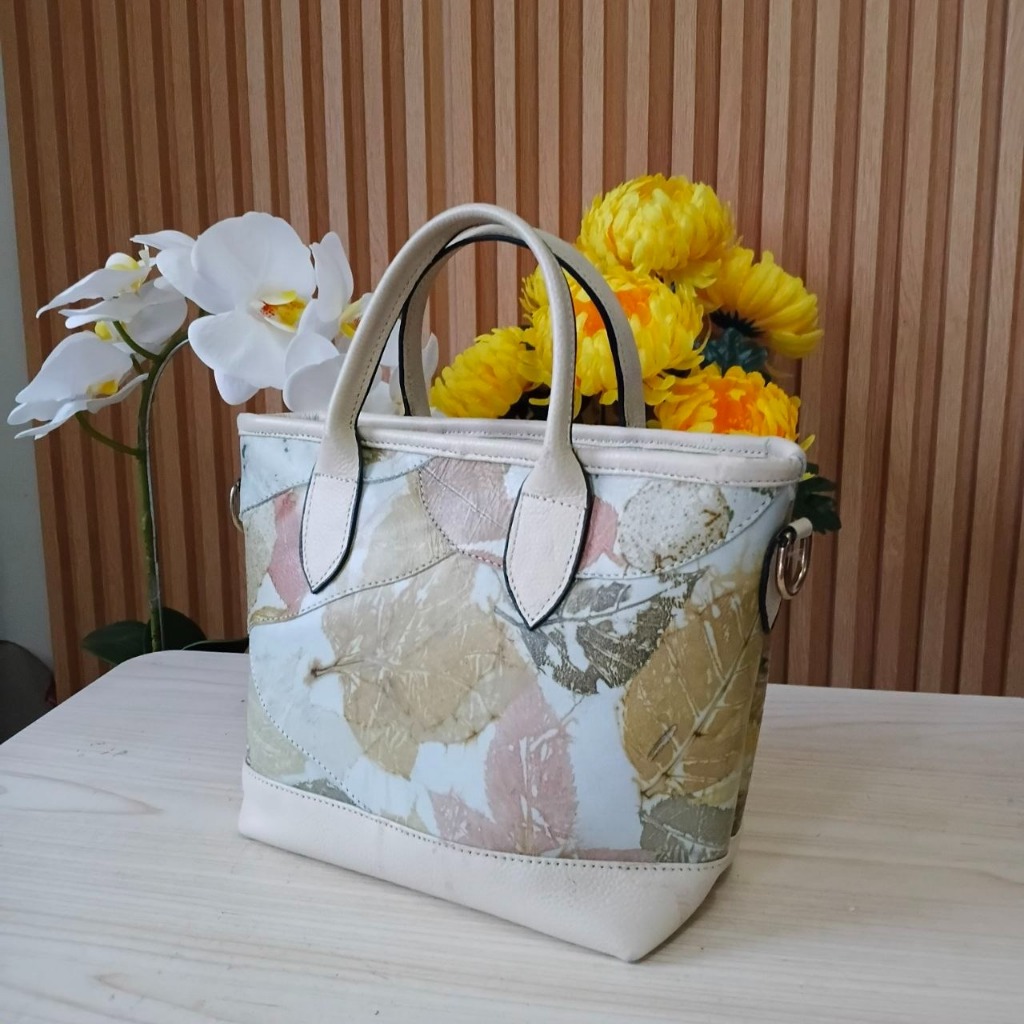 Tas Selempang Tenteng Wanita Ecoprint Kulit Sapi Asli Garut Bunna