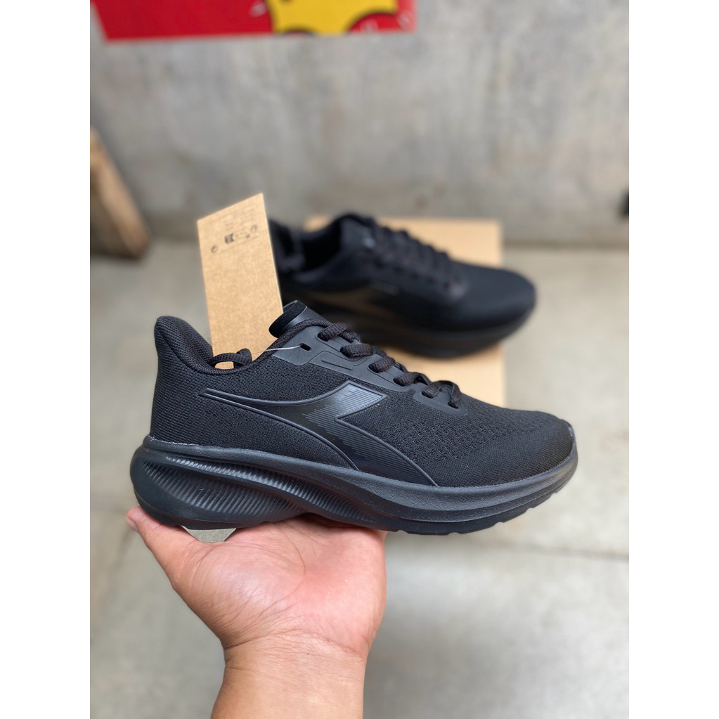 Diadora Full black unisex