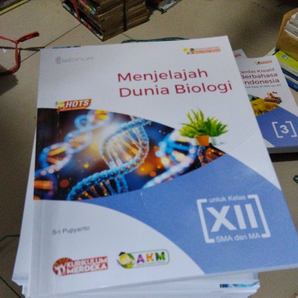buku bekas menjelajahi dunia biologi sma kelas 12