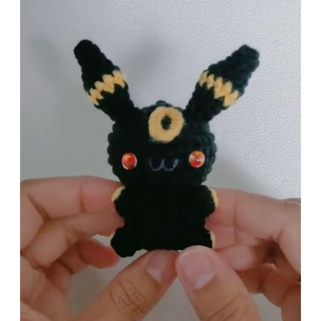 crochet keychain | crochet UMBREON | gantungan UMBREON