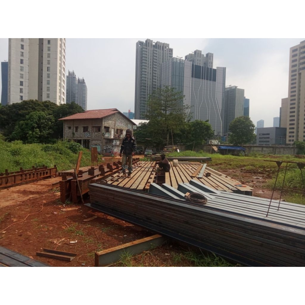 kontruksi baja WF dan H BEAM