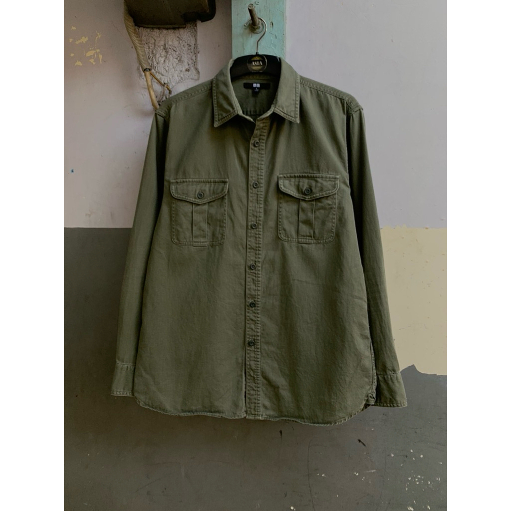 kemeja Uniklo workshirt pria lengan panjang preloved