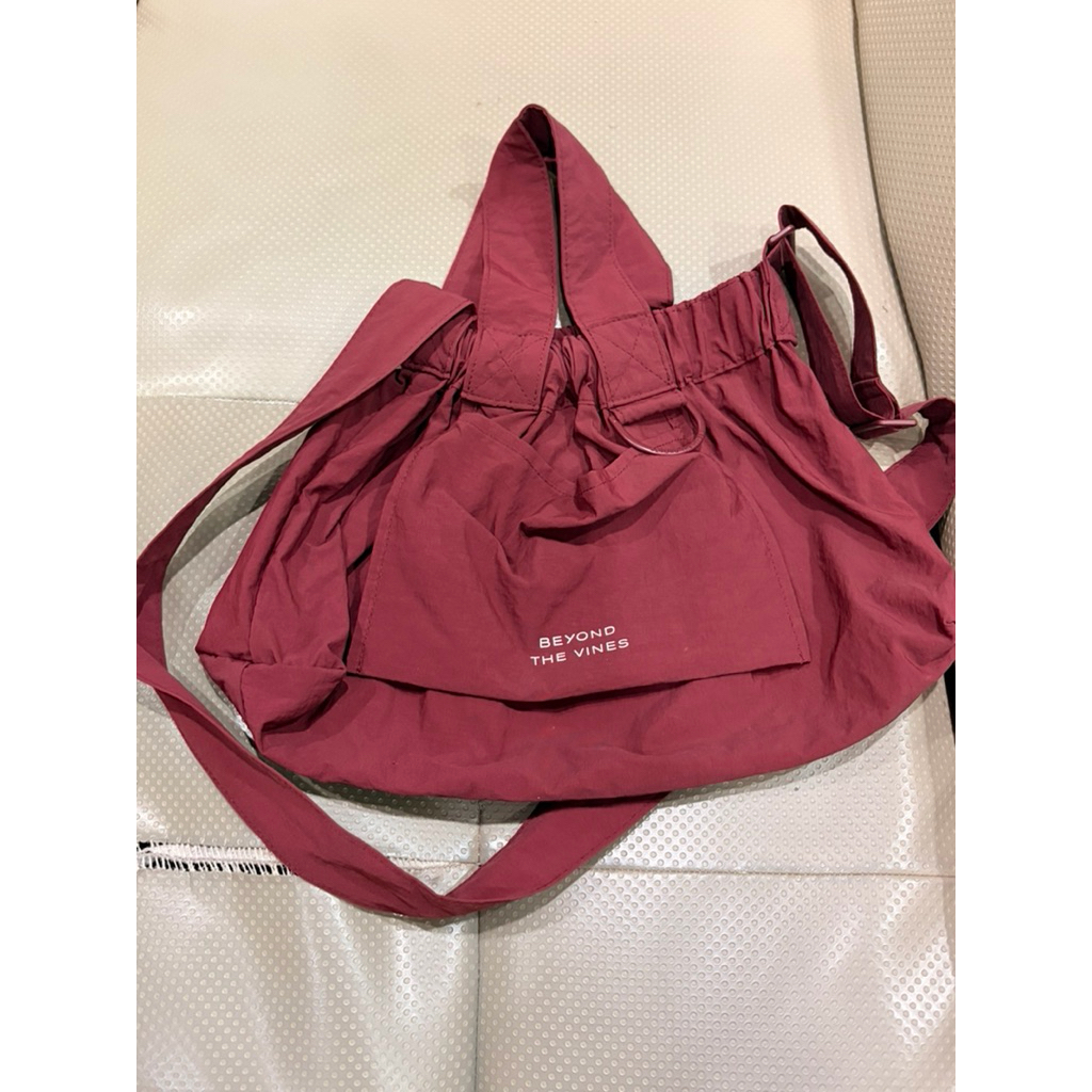 preloved btv dumpling bag - xs maroon