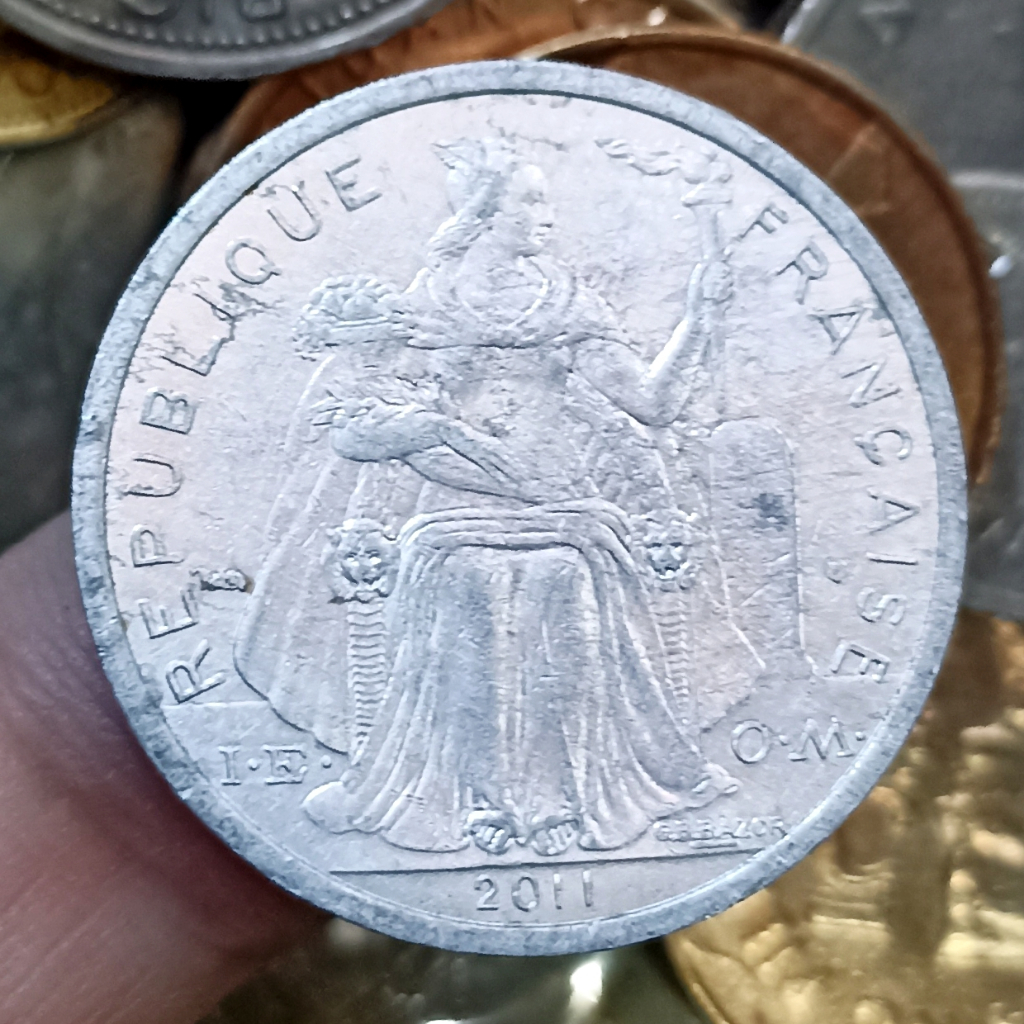 Koin Kuno French Polynesia 2 Francs