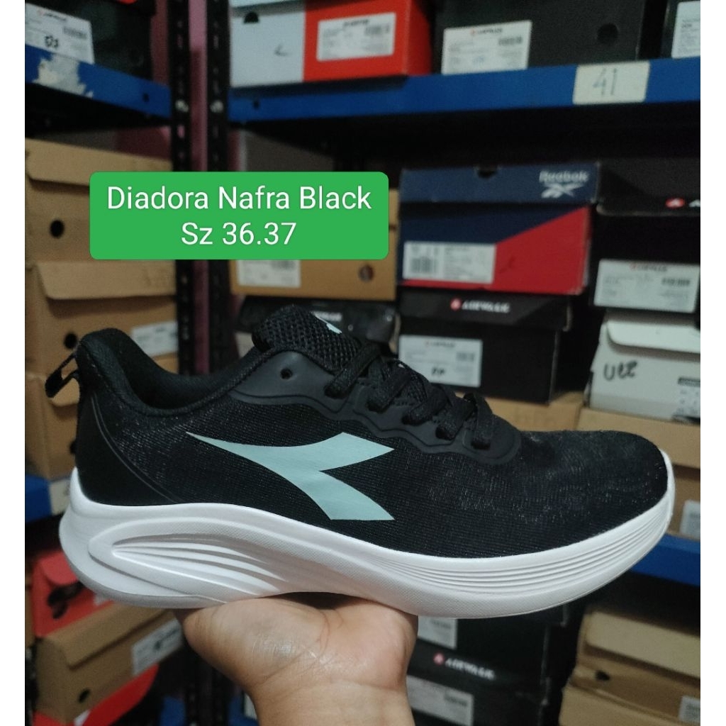 Diadora Nafra Black
