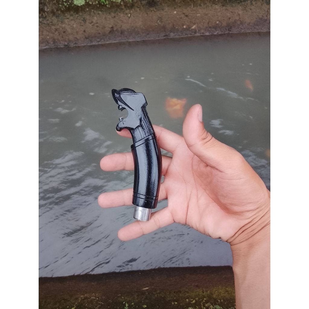 gagang pisau ukir singa