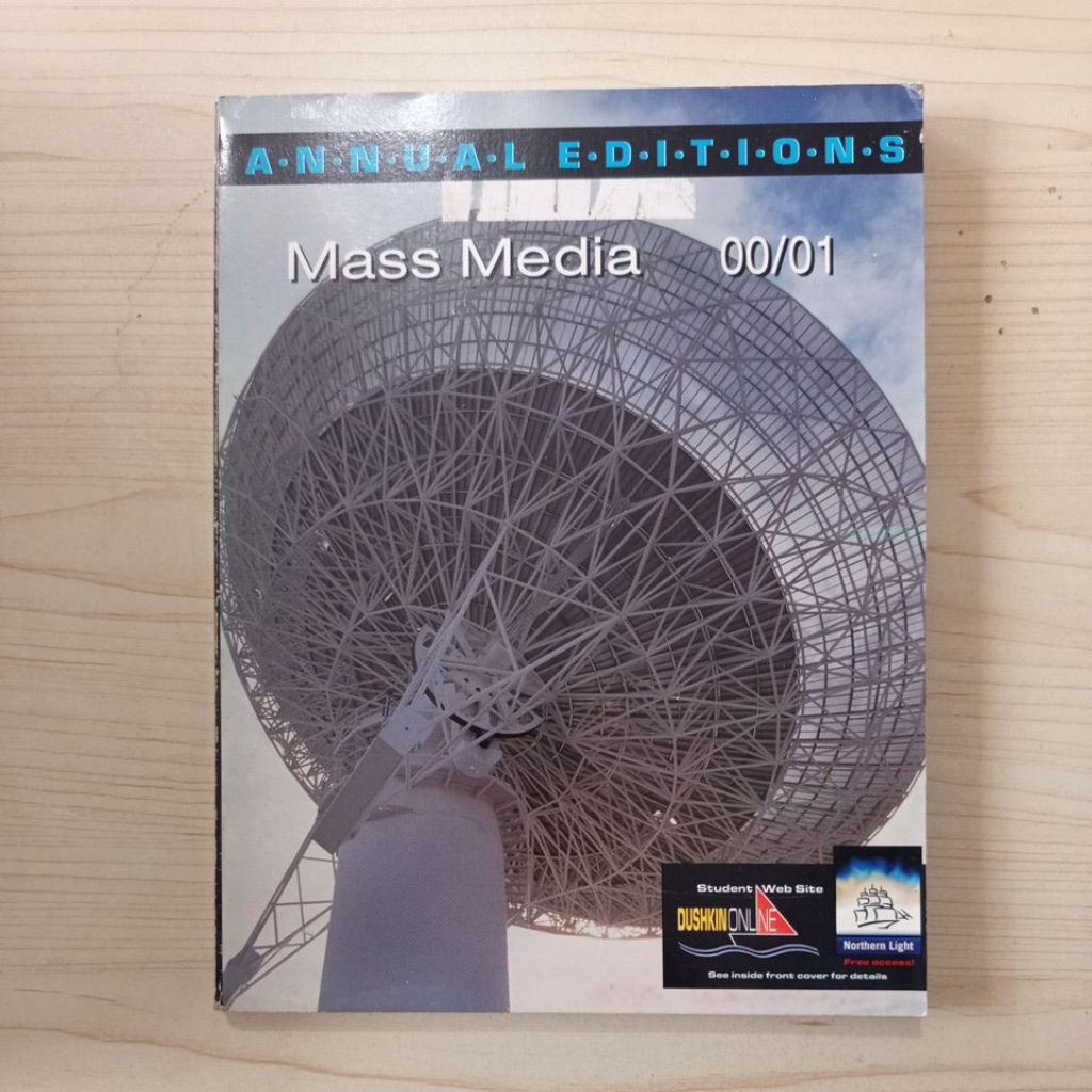 BUKU ANNUAL EDITION MASS MEDIA 00 01