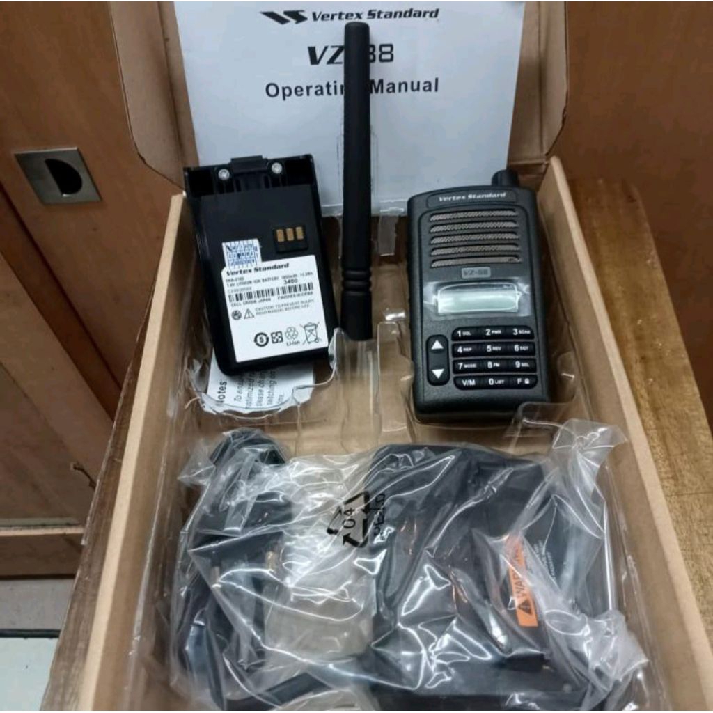 HT VERTEX STANDARD VZ-88 VHF 136-174MHZ