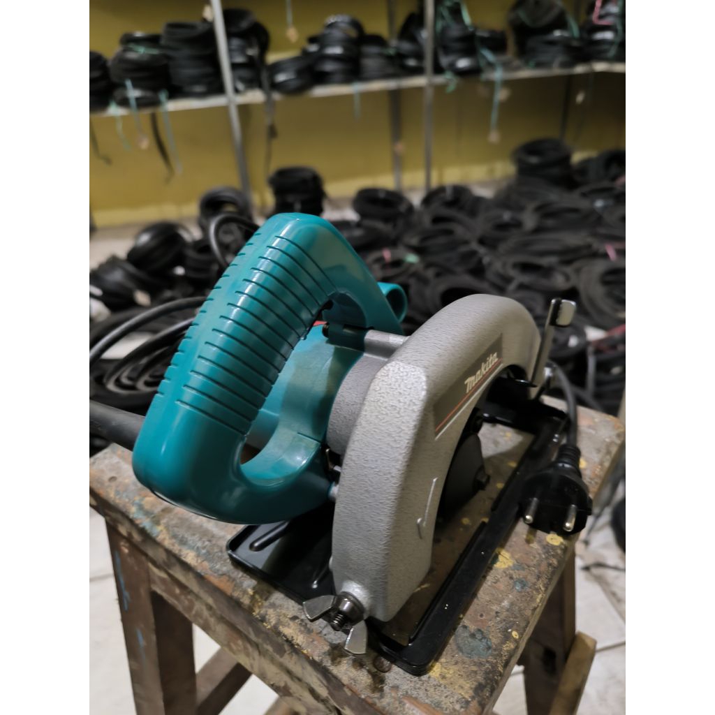 MAKITA 5600 NB Mesin Potong Kayu Circle 5600 NB Circular SAW