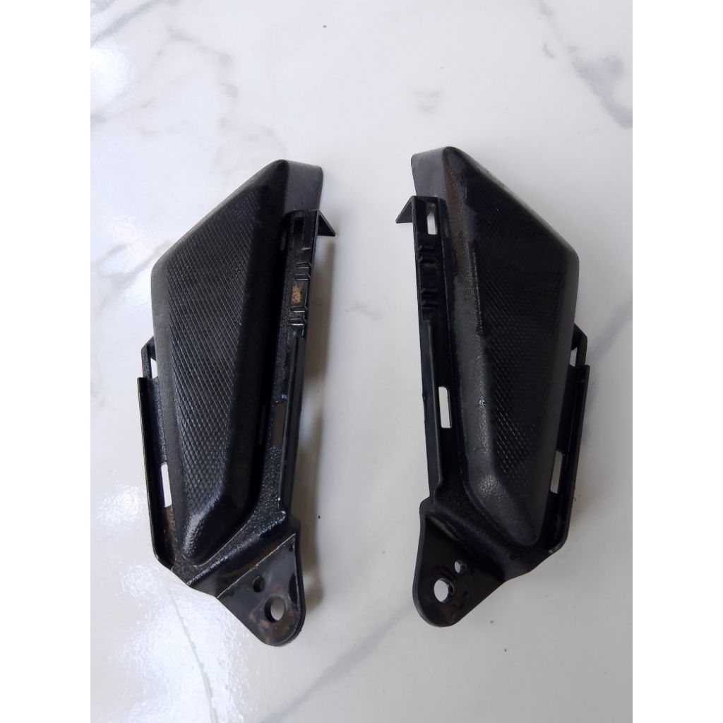 Cover Sambungan Sirif Bodi Kecil Cover Mole Side Yamaha X-Ride 125 Barang Second Original