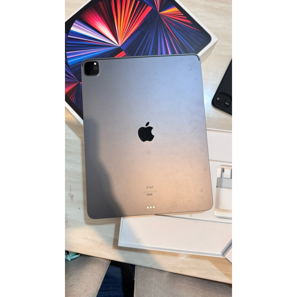 ipad pro 5 gen 12.9 1 tb (WIFI)