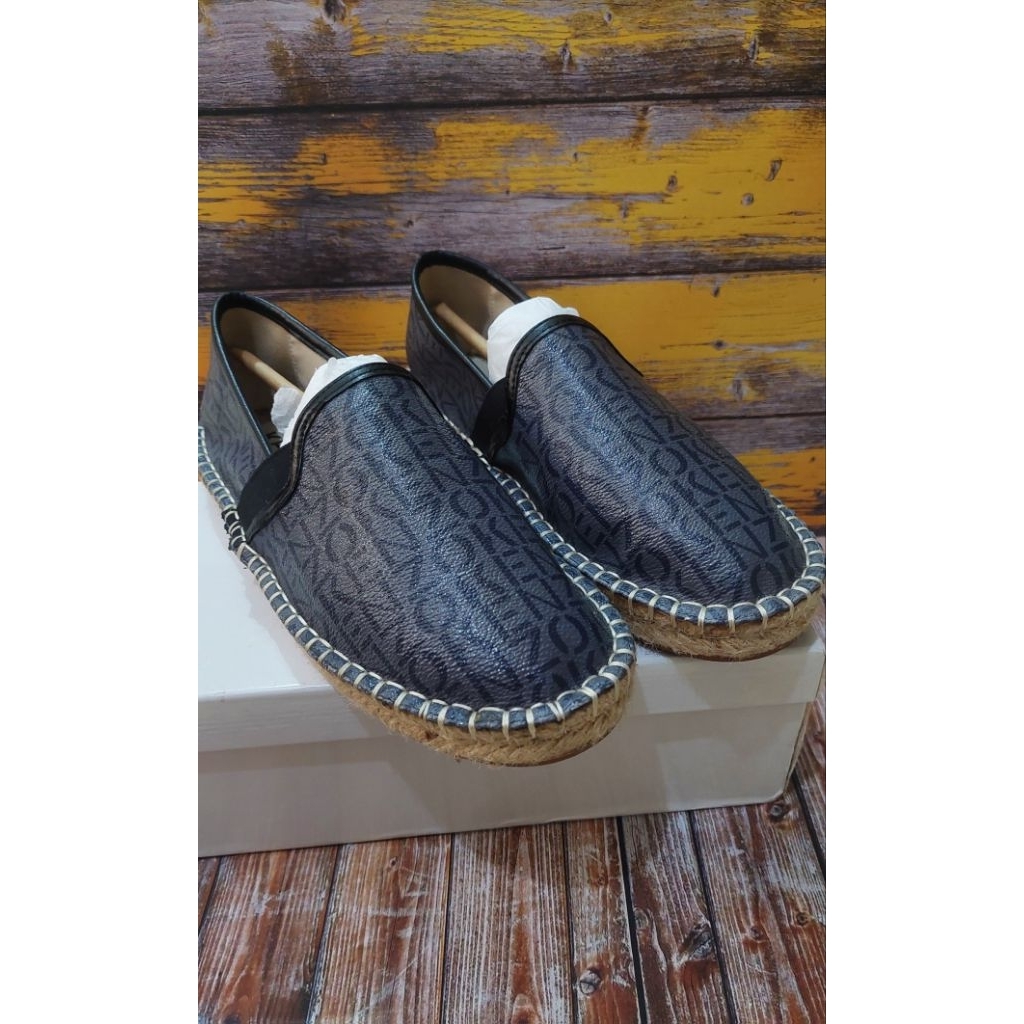 SepatuWanitaKenzo