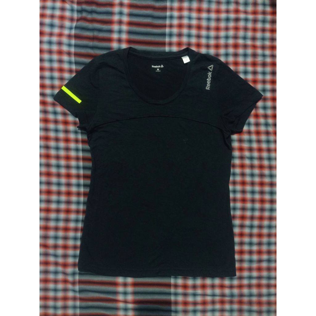 Reebok Playdry T-shirt Women SZ S (minus baca deskripsi)