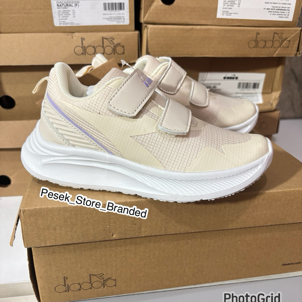 Sepatu Diadora Anak Nikumi JR warna Beige size 30,31,35 saja original sale
