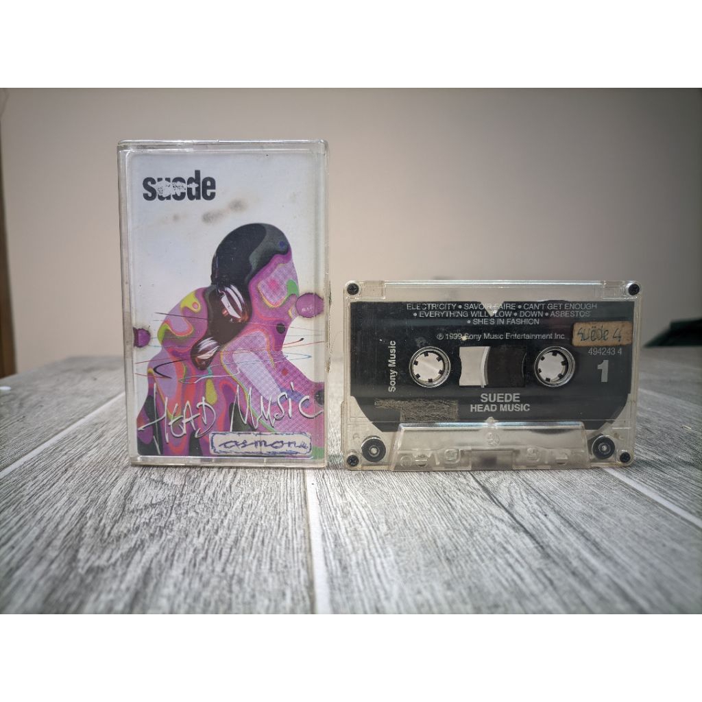 kaset Pita Suede Head Music