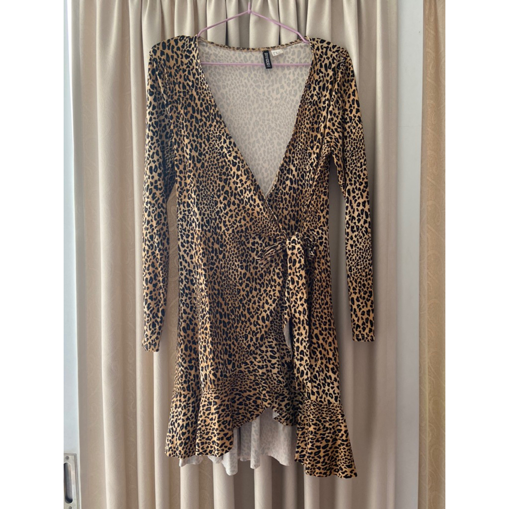 H&M divided ruffle leopard kimono dress
