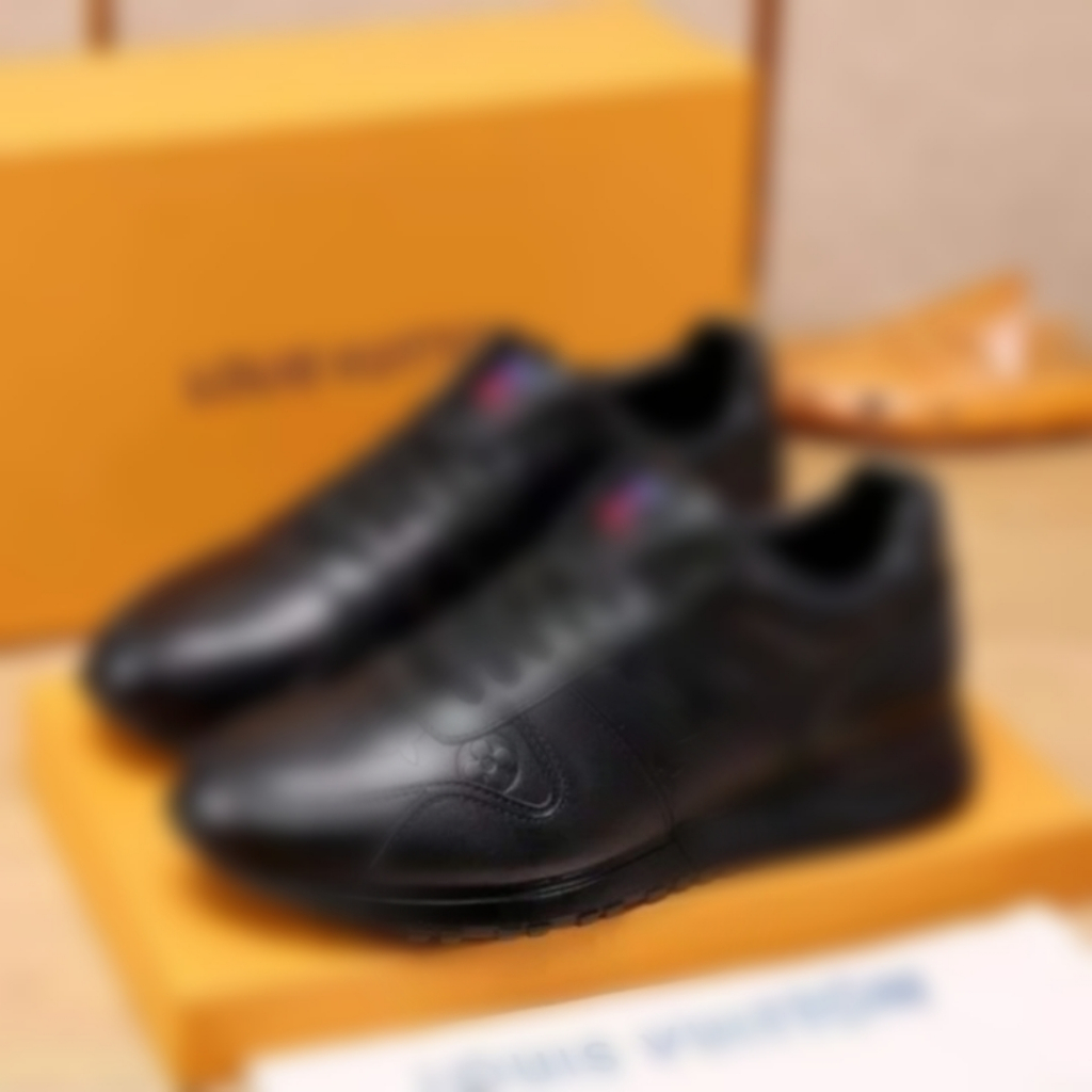 Sepatu Sneaker Pria Hitam Kulit