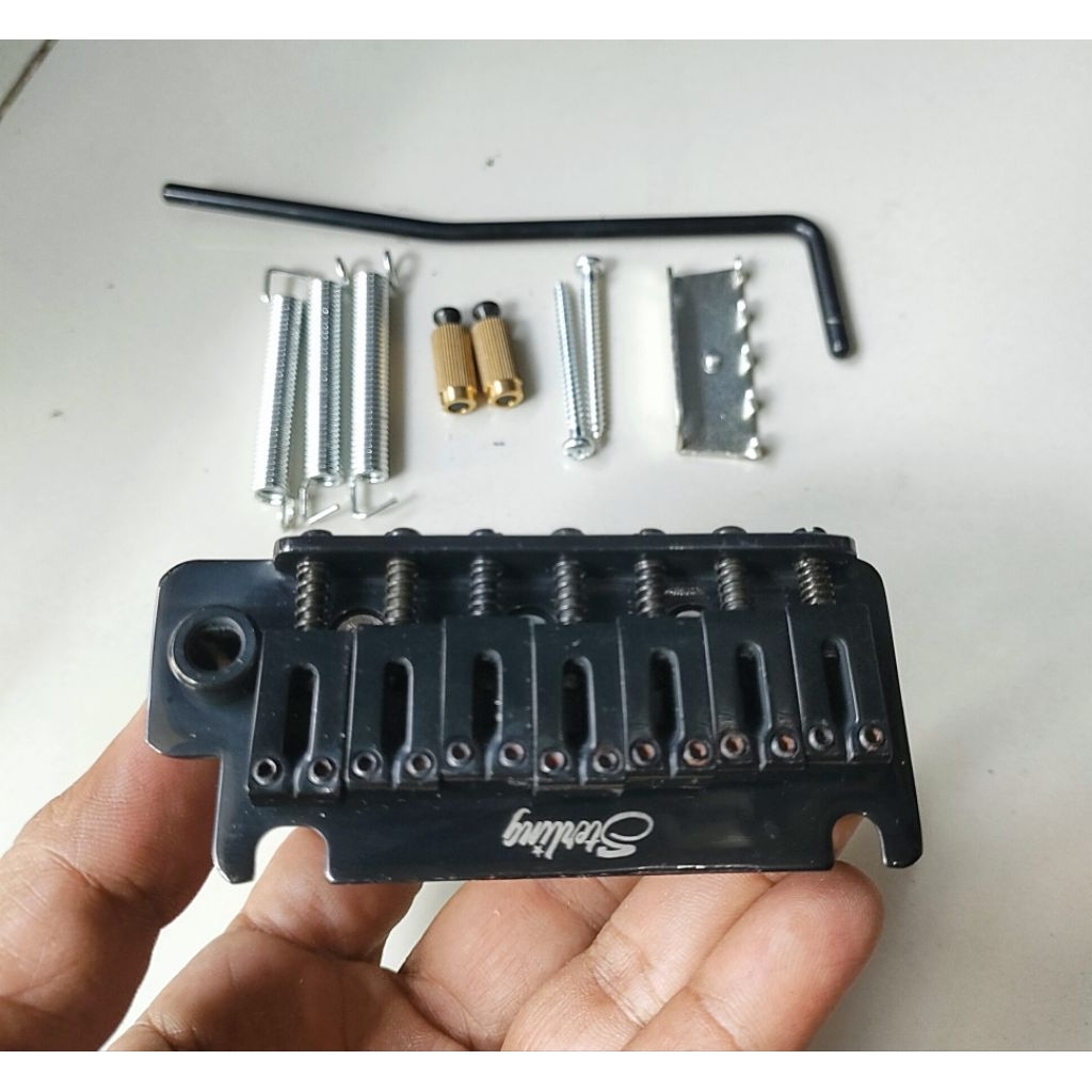 tremolo bridge gitar Sterling JP 7 string By Musicman