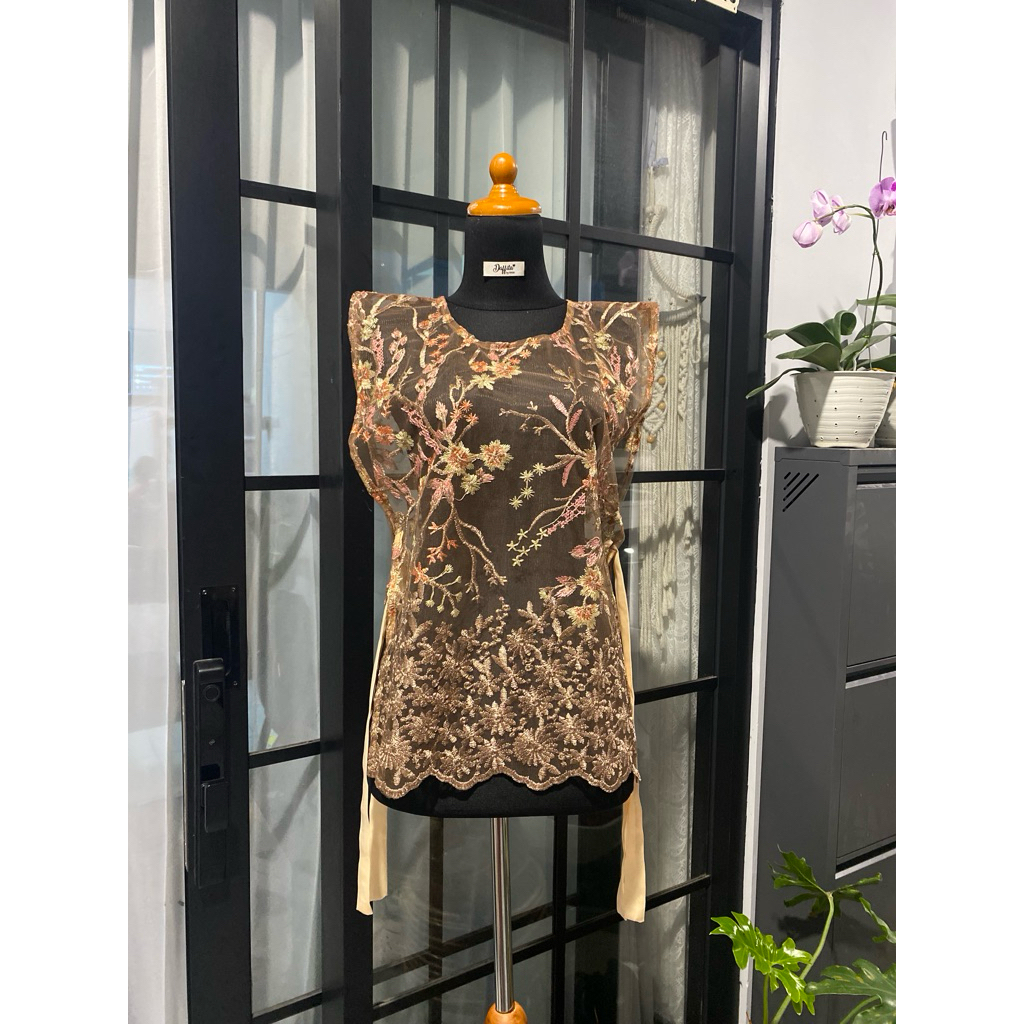 Outer Vest Brokat Pendek