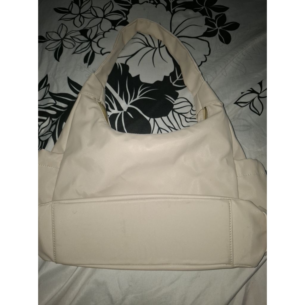 Preloved Tweely shoulder bag warna ivory