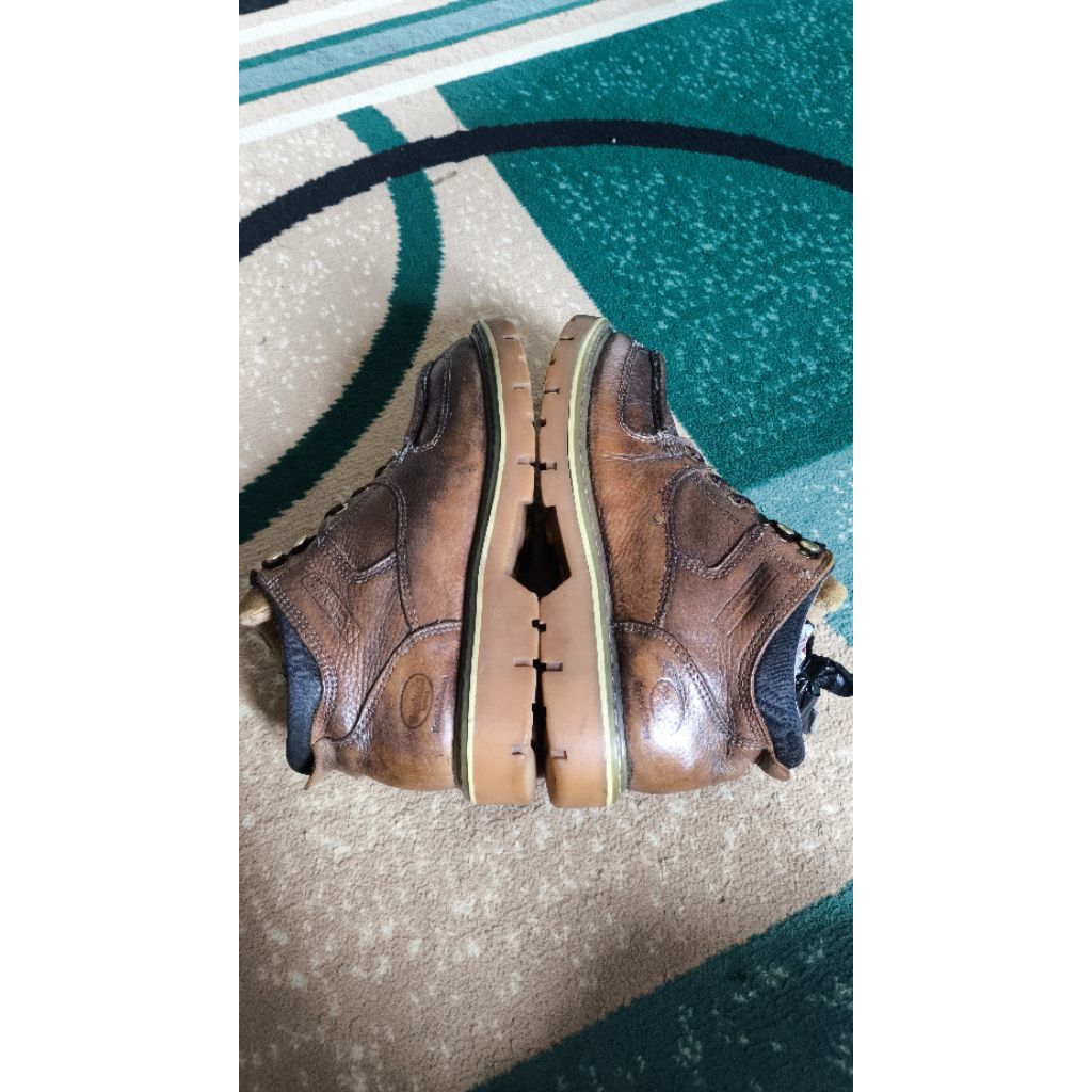 SEPATU KULIT DOCKERS NO 42 SECOND BEKAS ORIGINAL