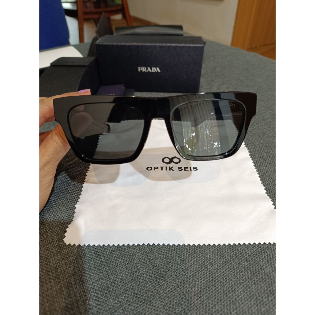 PRADA AUTHENTIC 100%