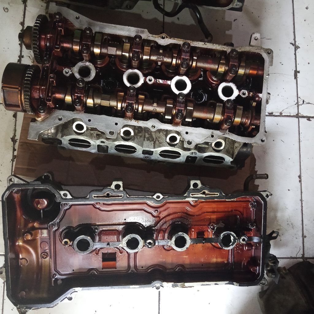 cylinder head Nissan grand Livina L10