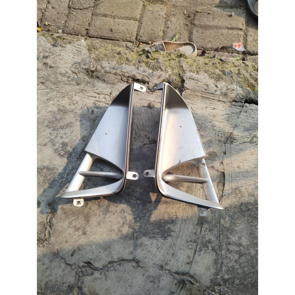 Cover Laci Sambungan Sayap SupraX125 Ori Copotan