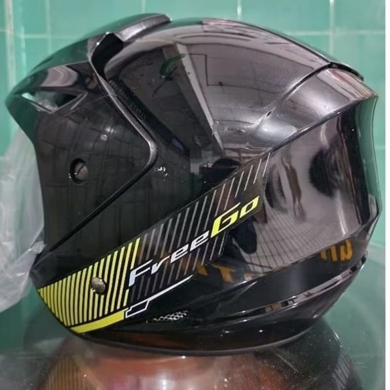 Helm yamaha freego