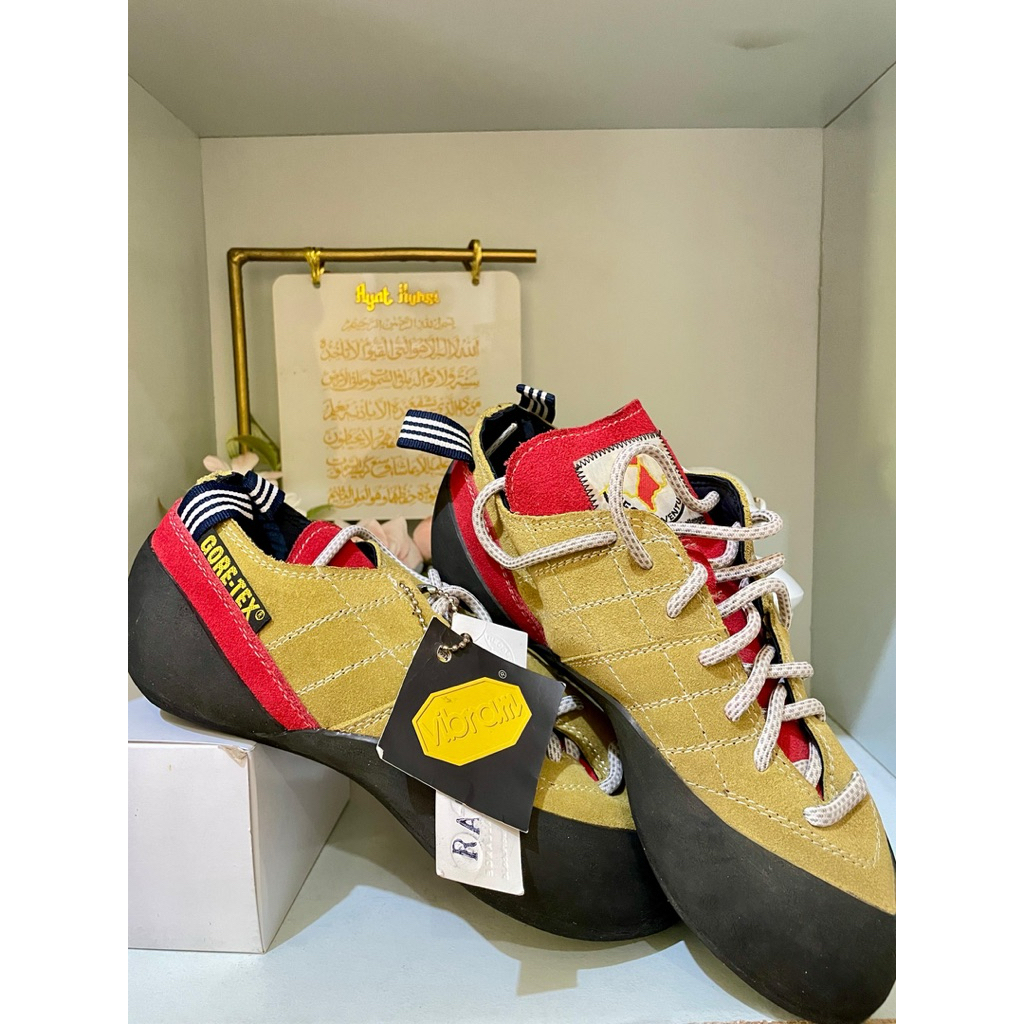 Sepatu wallclimbing HEGO