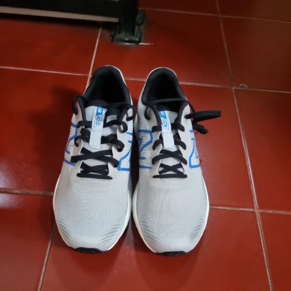 sepatu new balance type running snickers me420cr3