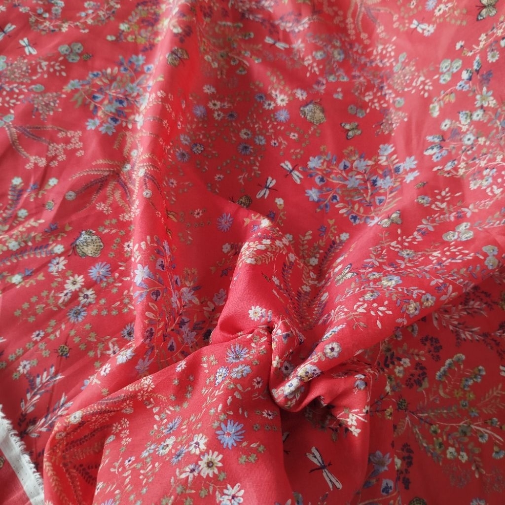 Kain Katun Paris Motif  Bunga Kecil Premium – Cocok untuk Gamis, Dress,Kemeja & Baju Anak - Kain Kat