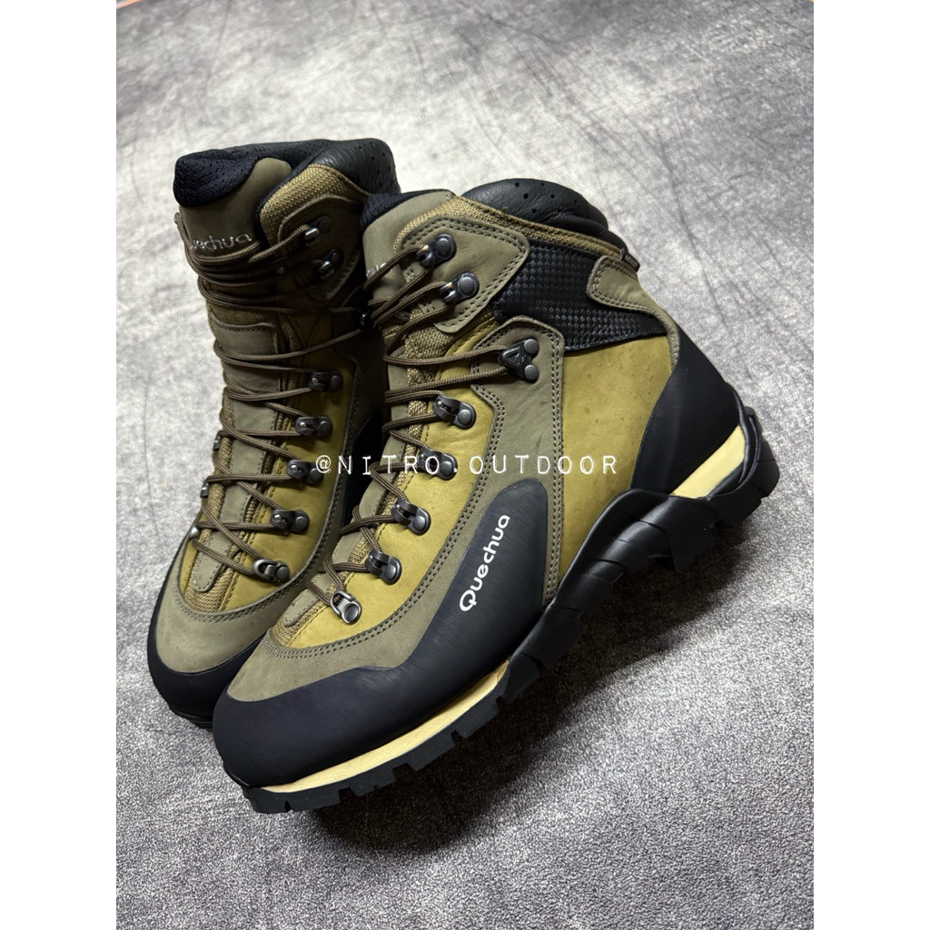 SEPATU HIKING QUECHUA FORCLAZ TREK 900 NOVADRY