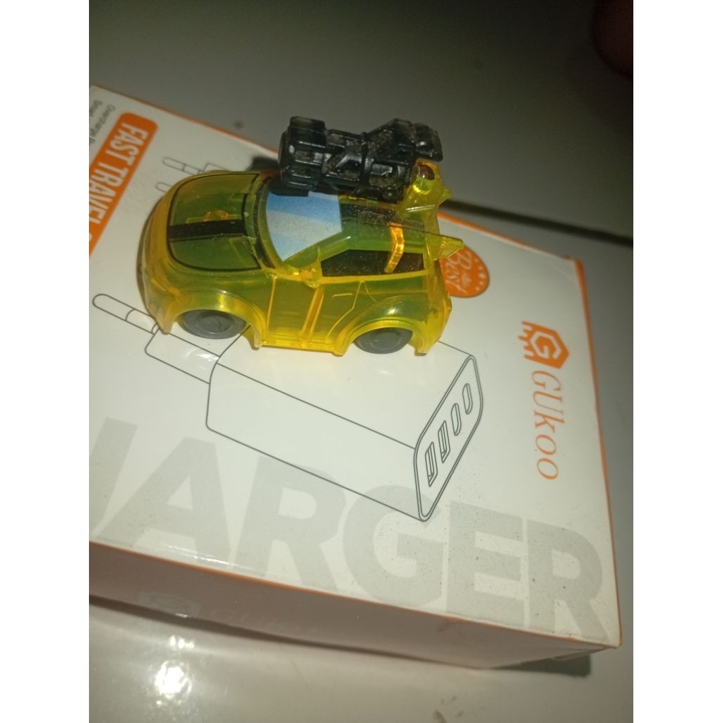mini figure. TRANSFORMERS GALAXY DEFENDER VERSION. BUMBLEBEE