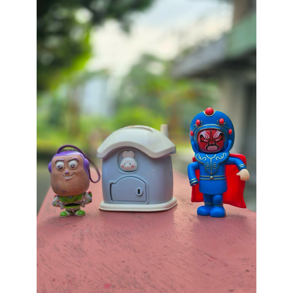 Figur Junk buzz BACA DESKRIPSI coin bank changing face