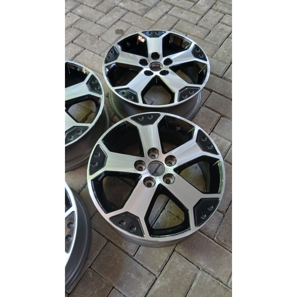 velg mobil original mitsubishi xpander cross
