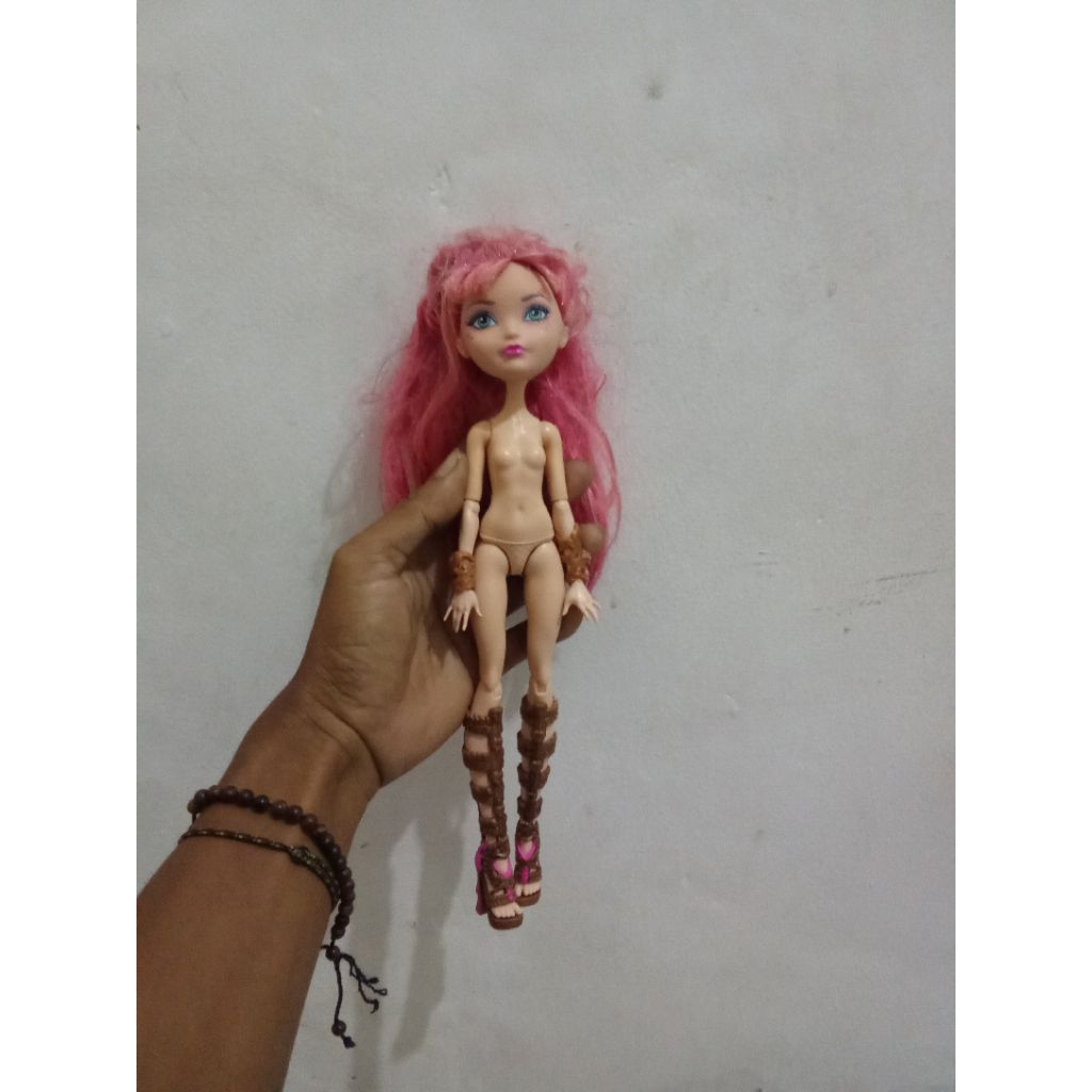 mainan boneka ever after high C.A Cupid Mattel
