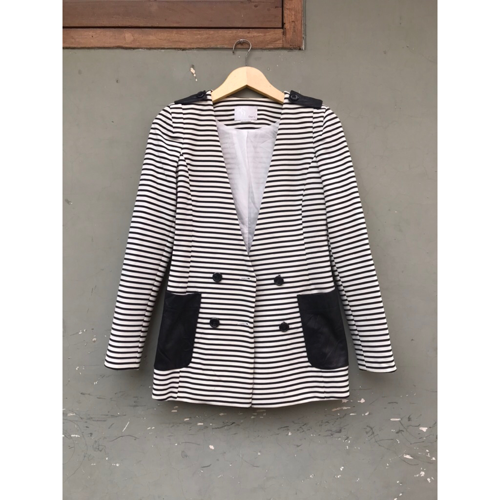 preloved blazer salur-preloved blazer garis garis-preloved blazer hitam putih-preloved blazer motif-