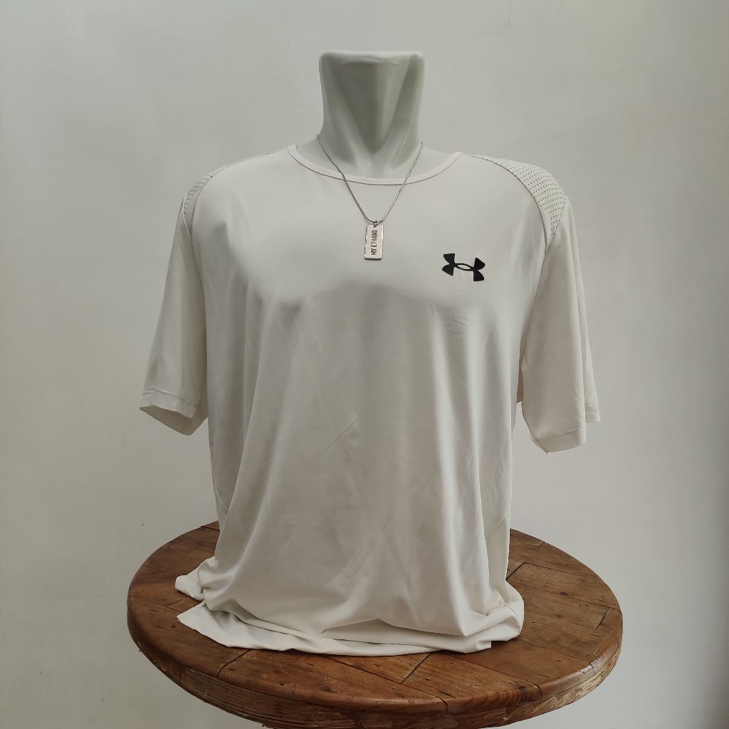 Kaos Olahraga UA Under Armour White Cream Laser Cut Detail Size XL (AVPBK114)