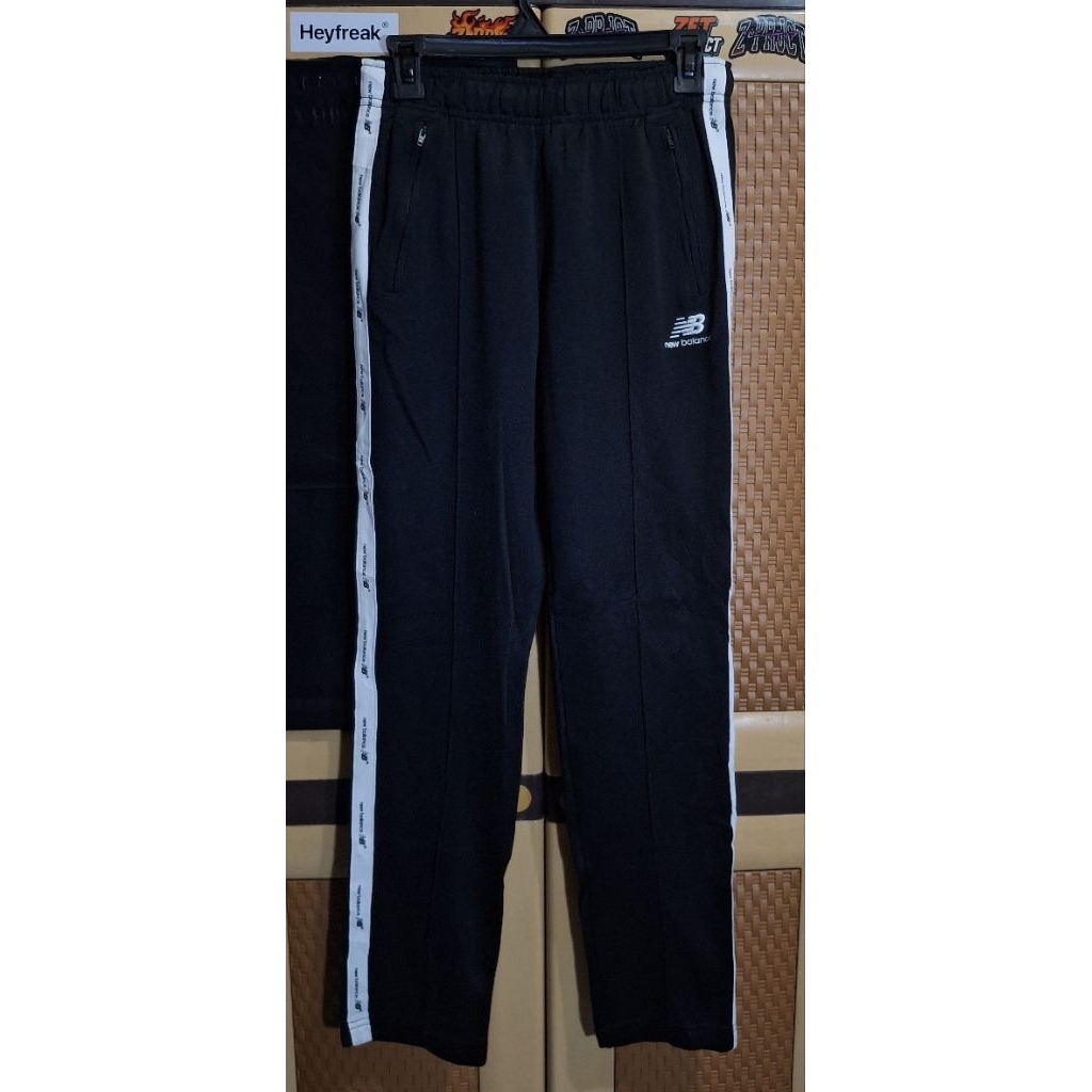 Track Pants / Celana Training New Balance Tapped - Bekas Second