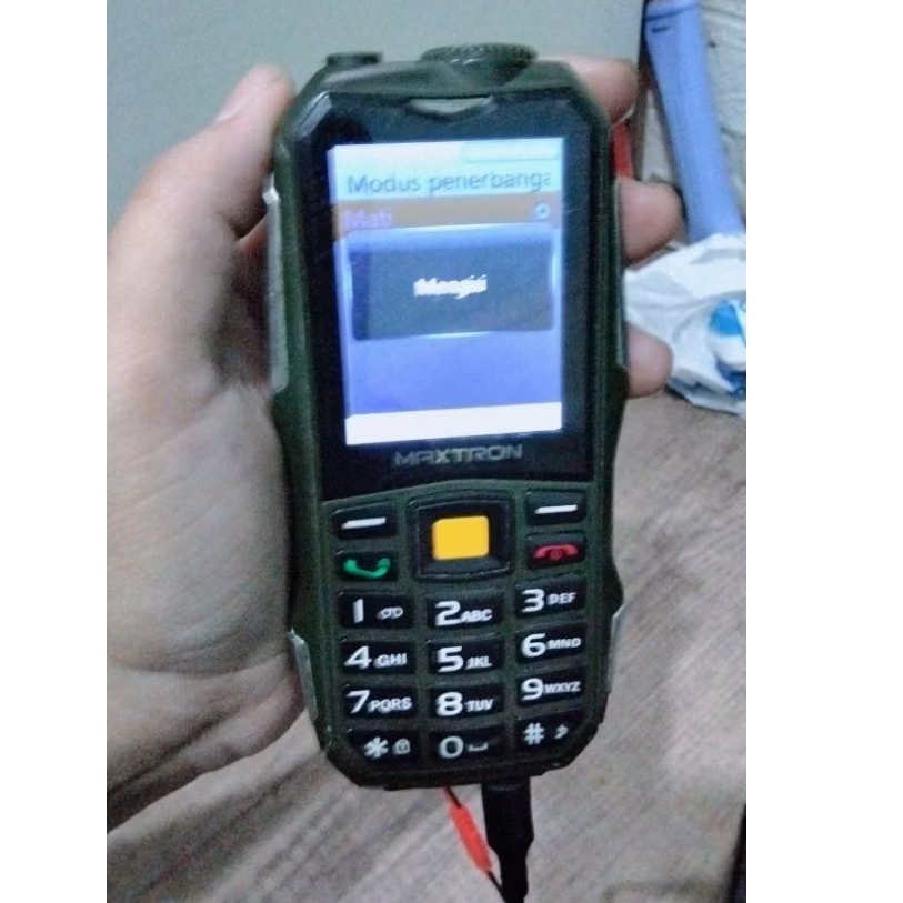 HP GUNUNG MAXTRON P12i MESIN NYALA ,LCD TAMPIL KADANG BISA KADANG BLANG BACA DEKRIPSI
