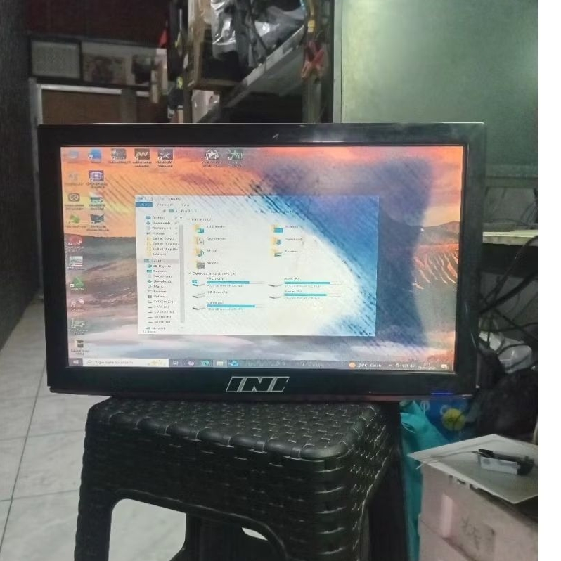 Tv lcd LG 19 inchi minus polaris