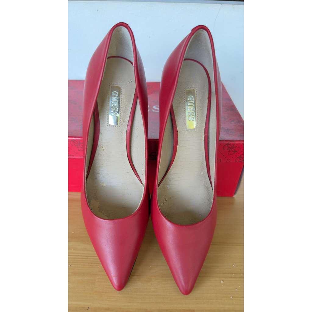 Sepatu Guess PL