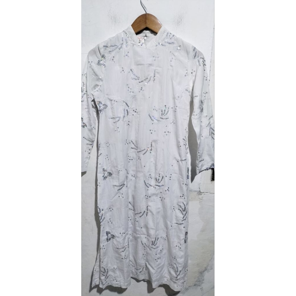 Atasan Baju Long Tunik Putih Wanita Bordir Cantik