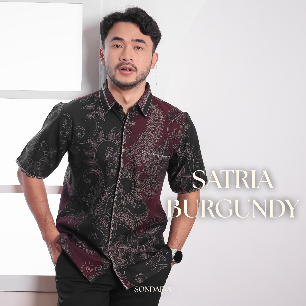 Sondaika Batik - Satria Burgundy - Kemeja Batik Dobby Katun Smock Bordir Pria Slimfit Lengan Pendek 