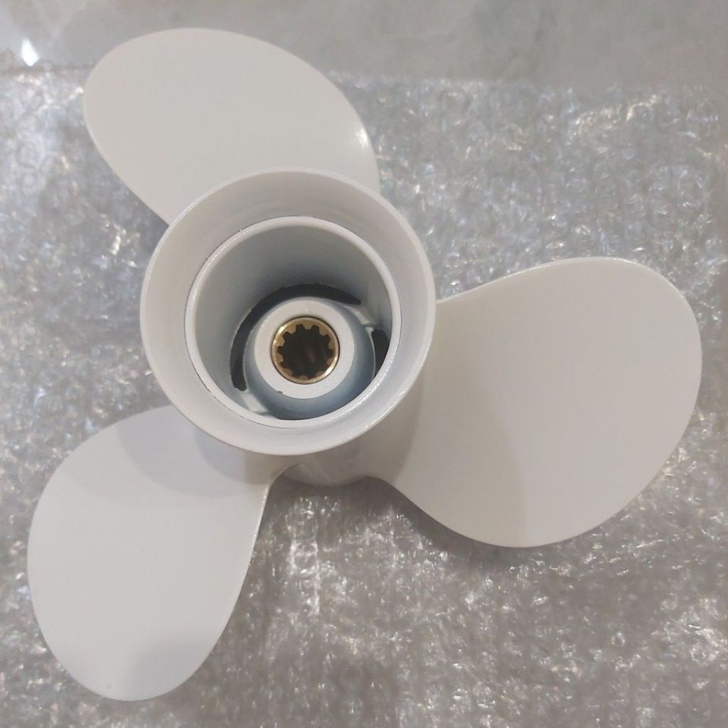Propeller untuk mesin tempel Yamaha 25pk-30pk ukuran 10 1/2 in