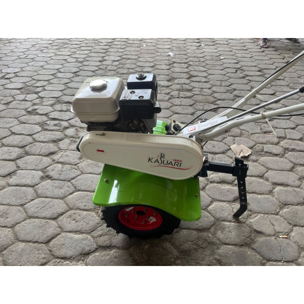 Traktor Quick kasuari +engine honda gx160/200 cultivator quick kasuari