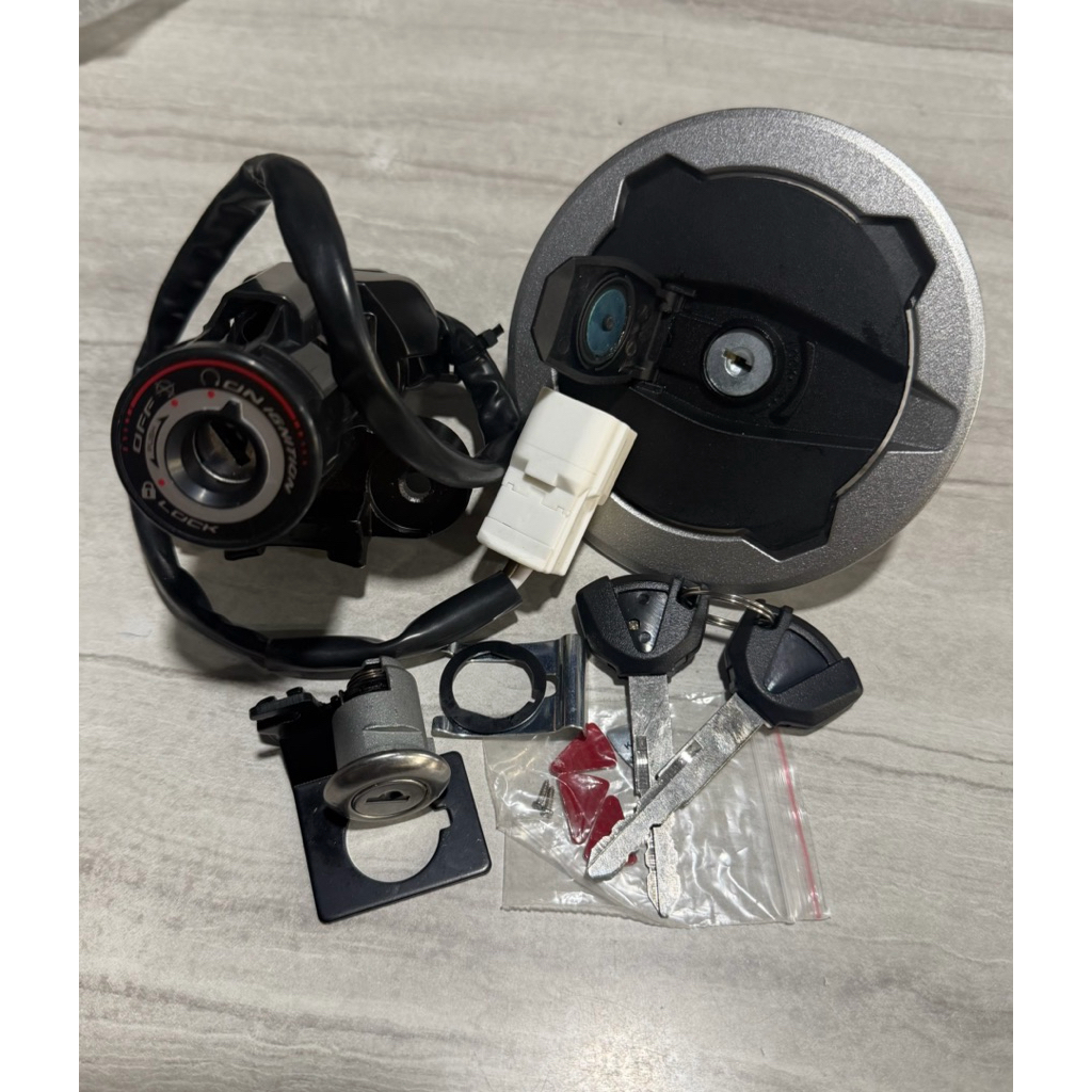 KUNCI KONTAK + TUTUP TANGKI KOMP NINJA 250 FI 2018 MOTOMERU