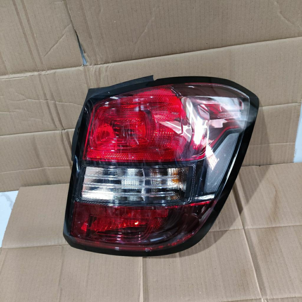 stoplamp lampu belakang Chevrolet spin active ORIGINAL