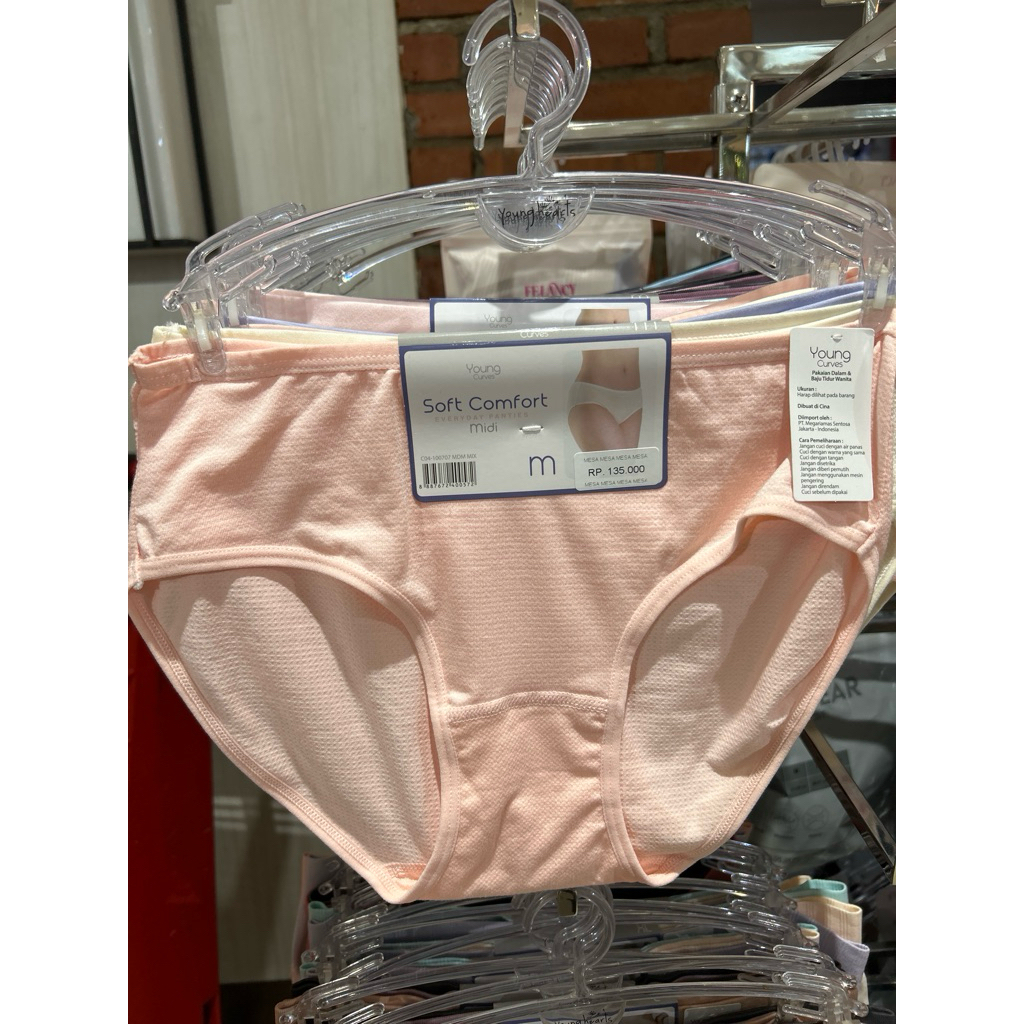 YOUNG CURVES PANTY PACK ISI 3 PCS C04-100707